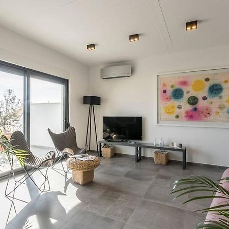 Holiday Home Lolina,Sea On A Palm! Heated Pool Trogir Extérieur photo