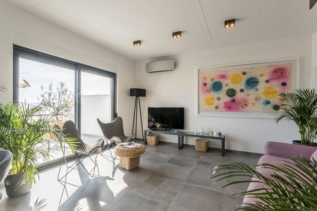 Holiday Home Lolina,Sea On A Palm! Heated Pool Trogir Extérieur photo