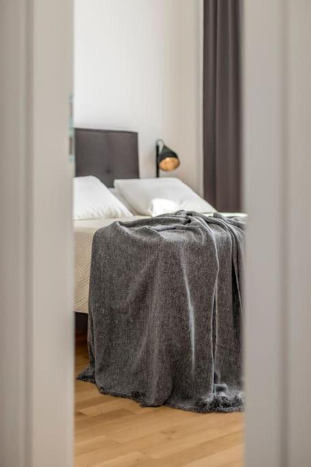 Holiday Home Lolina,Sea On A Palm! Heated Pool Trogir Extérieur photo