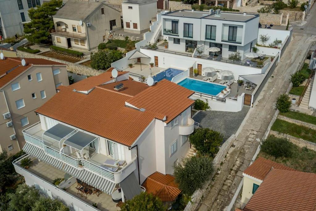 Holiday Home Lolina,Sea On A Palm! Heated Pool Trogir Extérieur photo